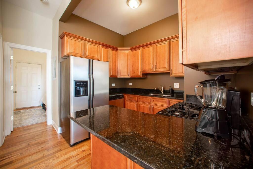 Getaway In The Heart Of Pilsen Chicago Apartment Exterior photo