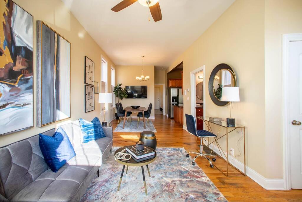 Getaway In The Heart Of Pilsen Chicago Apartment Exterior photo